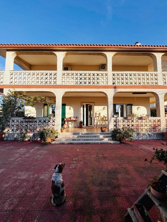 Villa La Serenata Di Pietro Таранто Экстерьер фото