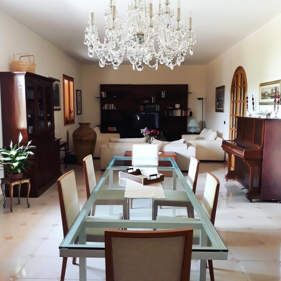 Villa La Serenata Di Pietro Таранто Экстерьер фото